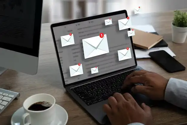 best email marketing expert in Bahrain managing email campaigns and customer communications.